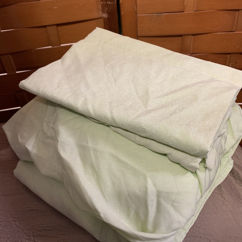 Light Green Sheet Set, Size: Queen, fitted sheet, flat sheet, and 2 pillow cases