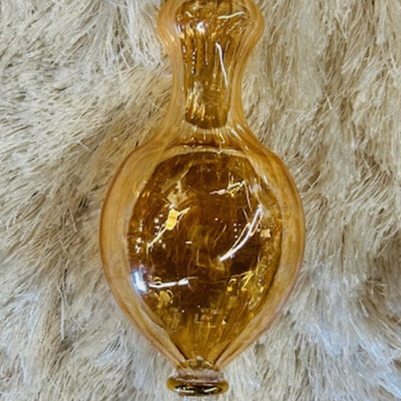 Blown Glass Floral Bulb
Gold & Clear Glass
Size: 3x8H
Retail $40+
Coordinating Bulbs Sold Separately