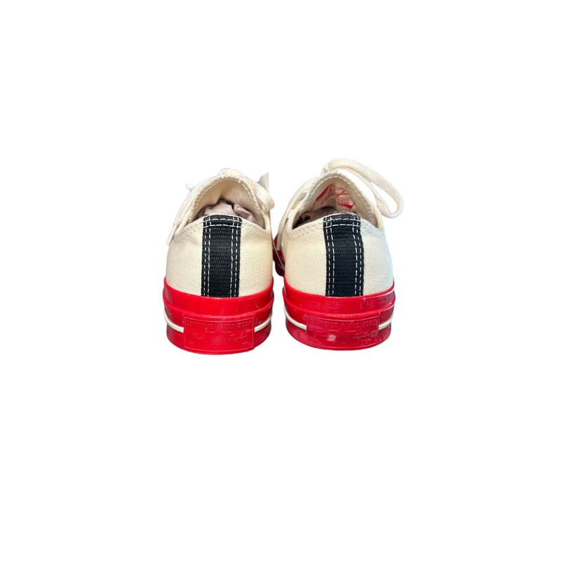 Comme Des Garcon x Converse<br />
White/Red<br />
Size 6<br />
New With Tags<br />
Does not come with origianl dust bag or box.