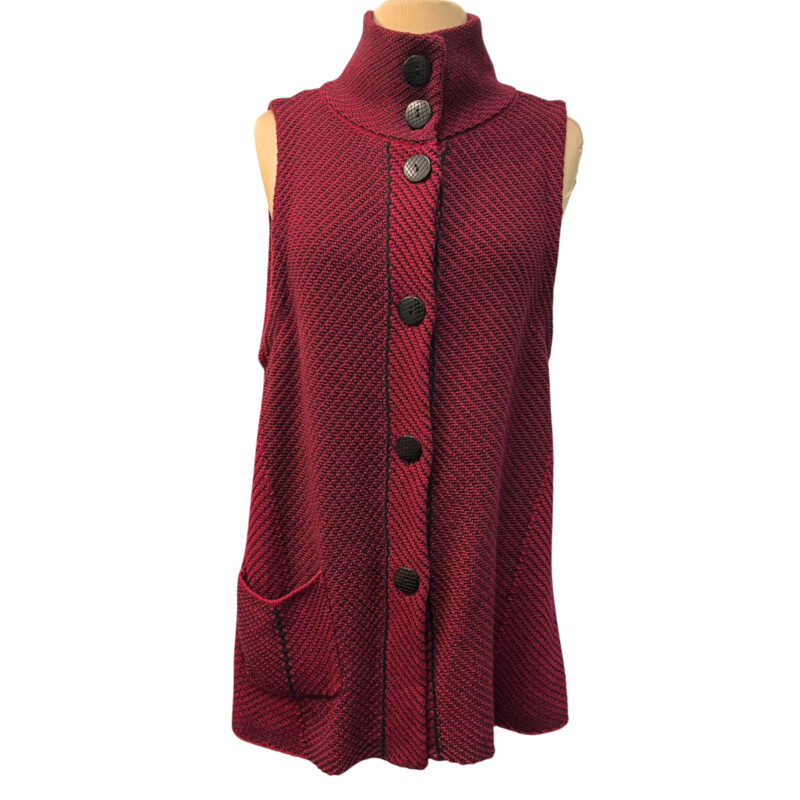 Habitat Button Knit Vest<br />
100% Cotton<br />
Colors: Berry and Black<br />
Size: Medium