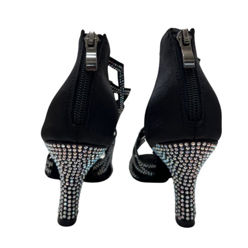 New Wuailim Ballrooom Shoes<br />
Bejeweled over Front and Heels<br />
Lattice Detail<br />
Color: Black<br />
Size: 8.5