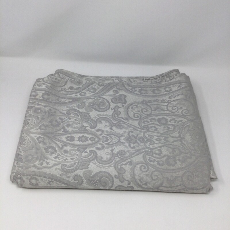 Raulph Lauren Table Cloth,
Silver,
Size: 60 X 102 In