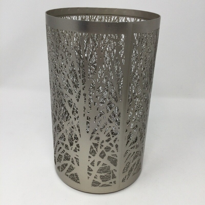 Large Tree Branch Candle Holder,
Silver,
Size: 7.5 X 4.75 In