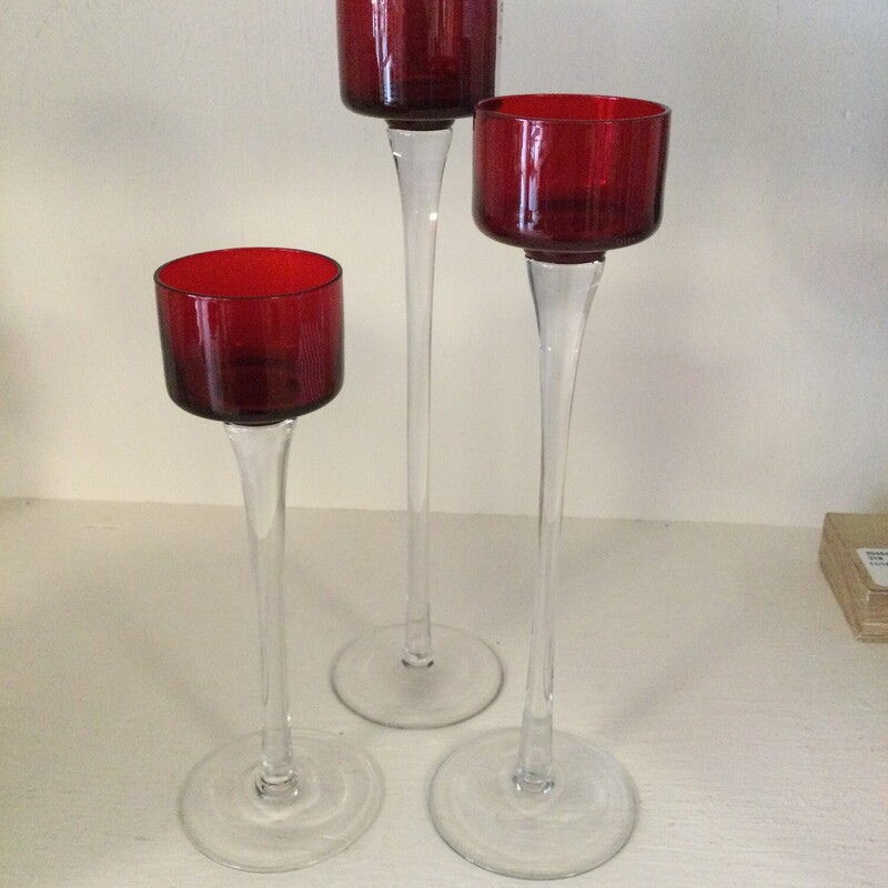 Candle Holder Trio,
Red/Clear,
Size: Set Of 3