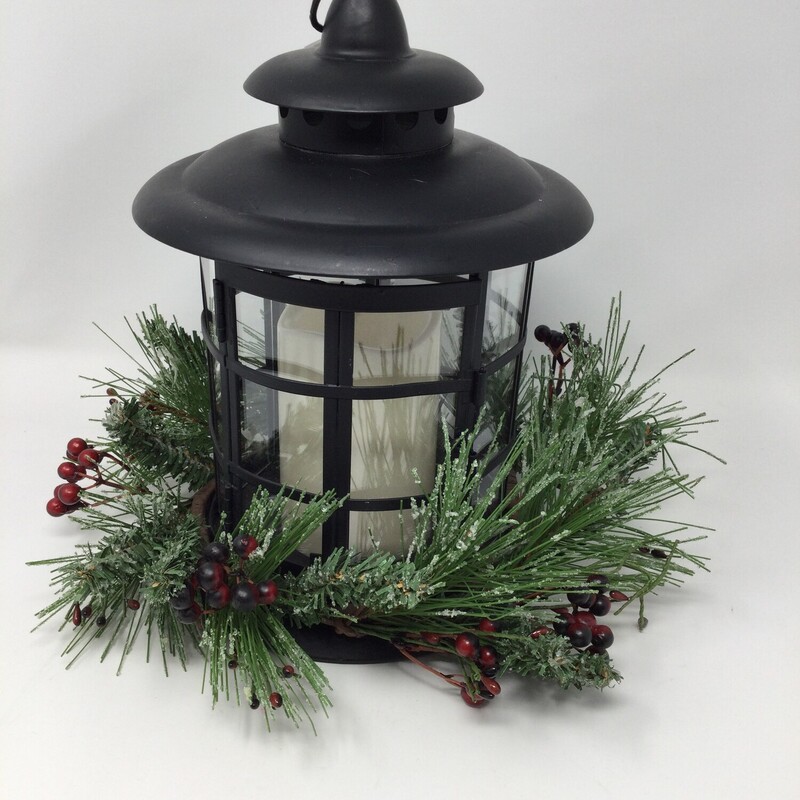 Berry & Greenary Christmas Lantern,
Black/Cl