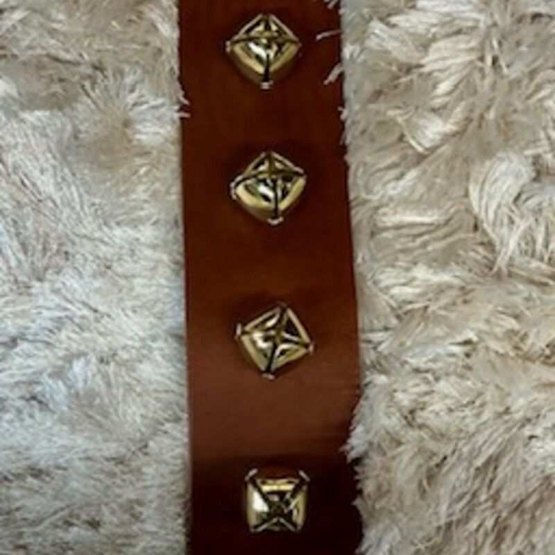 Leather Belt Door Bells
Brown and Gold
Size: 4x25L