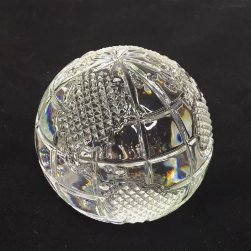 Waterford Globe Paperweight
Clear, Size: 3 Diameter