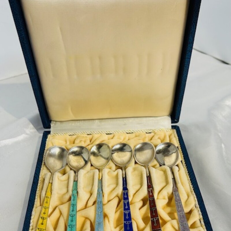 6 Hestenes 925 Spoons
Silver and Multicolored
1x4H