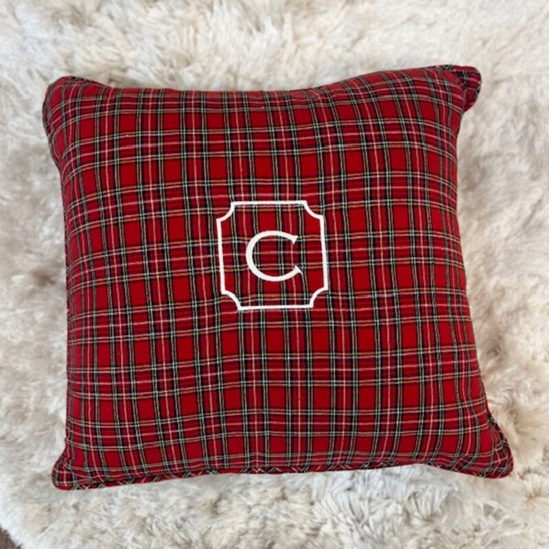 C Plaid Down Pillow
red, white, black
Size: 20x20H