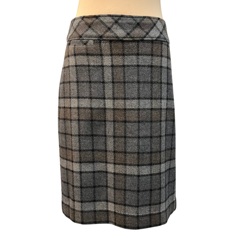 NWOT LL Bean Plaid Skirt
Wool Blend
Fully Lined with Side Zip
Colors:  Gray, Light Gray, Black, and Brown
Size: 12