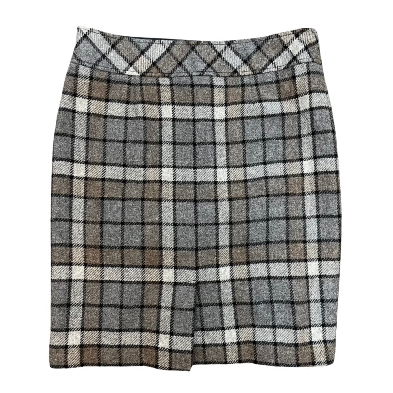 NWOT LL Bean Plaid Skirt<br />
Wool Blend<br />
Fully Lined with Side Zip<br />
Colors:  Gray, Light Gray, Black, and Brown<br />
Size: 12