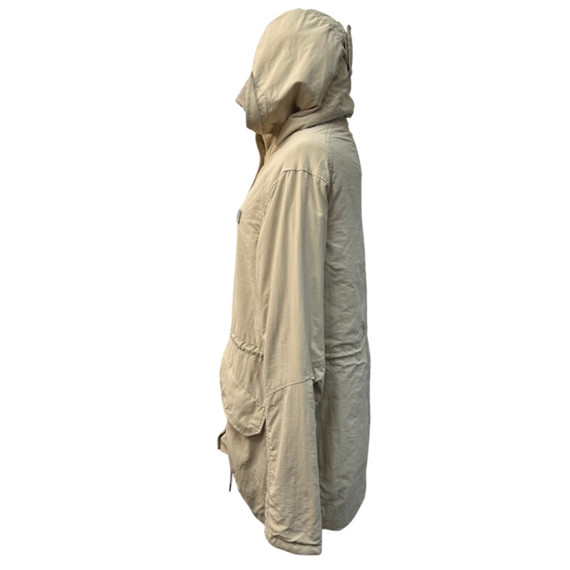 New Bench Warm Luxury Jacket
Drawstring Waist
Hood with Cute Watercolor Detail
Zip and Button Closure
Color: Khaki
Size: Small