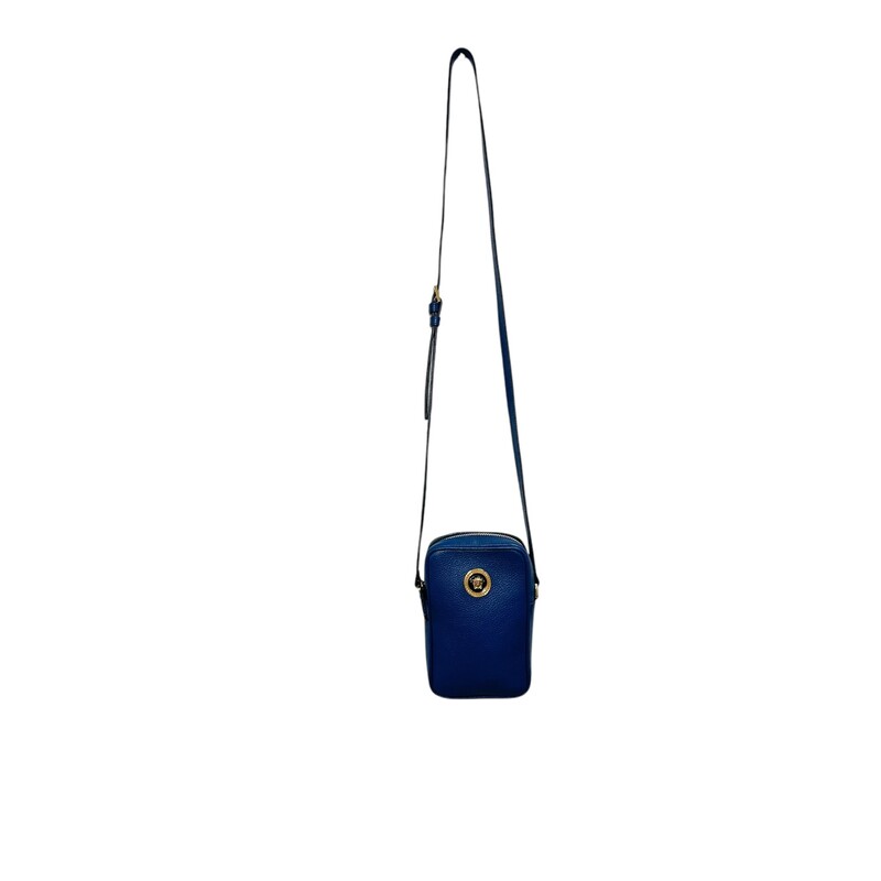 Versace Biggie Coin Blue Crossbody

Dimensions:
Height: 6.75
Width: 4.5
Depth: 1.75

Comes with original dust bag. no box.

In Great Shape