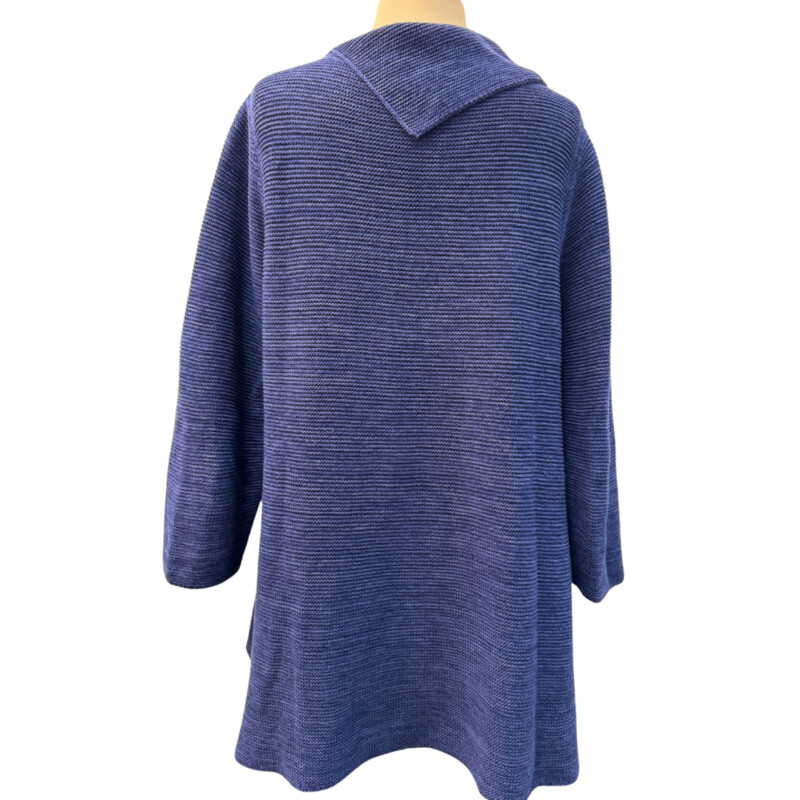 Habitat Tunic Sweater<br />
100% Cotton<br />
Color: Deep Ocean<br />
Size: Large<br />
Gorgeous Weave!