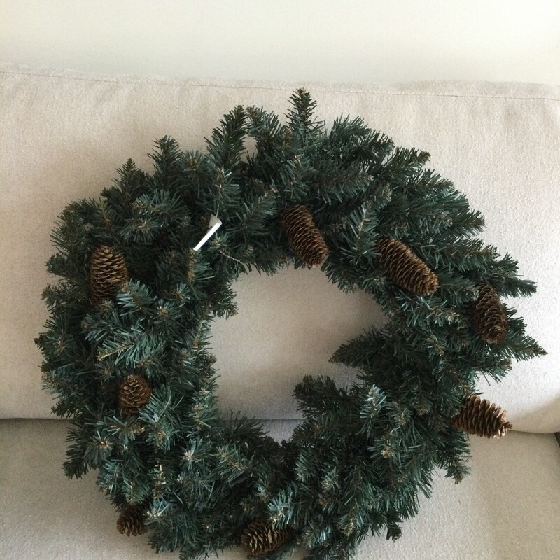 Xmas Wreath & Pinecones
Green & Brown