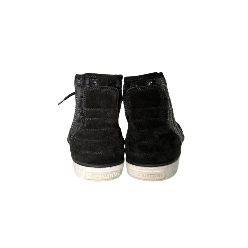 Louis Vuitton Punchy High Tops<br />
Black Sequins<br />
<br />
Date Code: MS1123<br />
<br />
Light wear to the sides of the shoes.<br />
<br />
Does not come with the orginal dust bag or box.