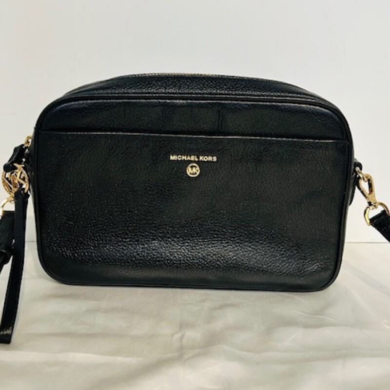 Michael Kors Leather Crossbody
Black Gold Size: 10 x 6H