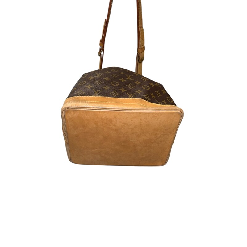 Louis Vuitton Bucket Monogram Handbag<br />
<br />
Dimensions: 10.5L x 13H<br />
<br />
Date Code: AR0050<br />
<br />
Does not come with original dust bag or box<br />
<br />
Some wear: water marks on the leather and small rip of the leather towards the bottom of the bag