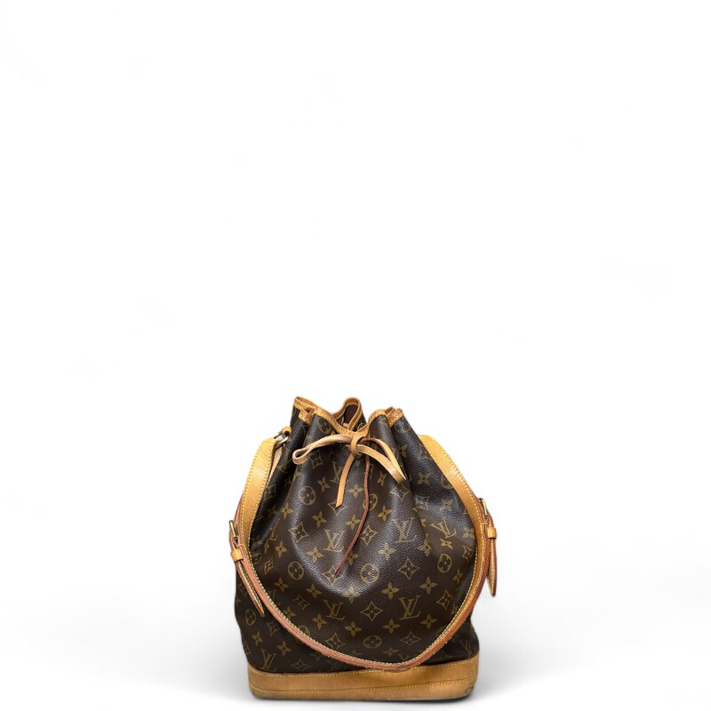 Louis Vuitton Bucket Monogram Handbag

Dimensions: 10.5L x 13H

Date Code: AR0050

Does not come with original dust bag or box

Some wear: water marks on the leather and small rip of the leather towards the bottom of the bag