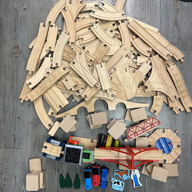 Train Track & Trains, Wooden, Size: 138 Pcs
Mostly Melissa and Doug pieces