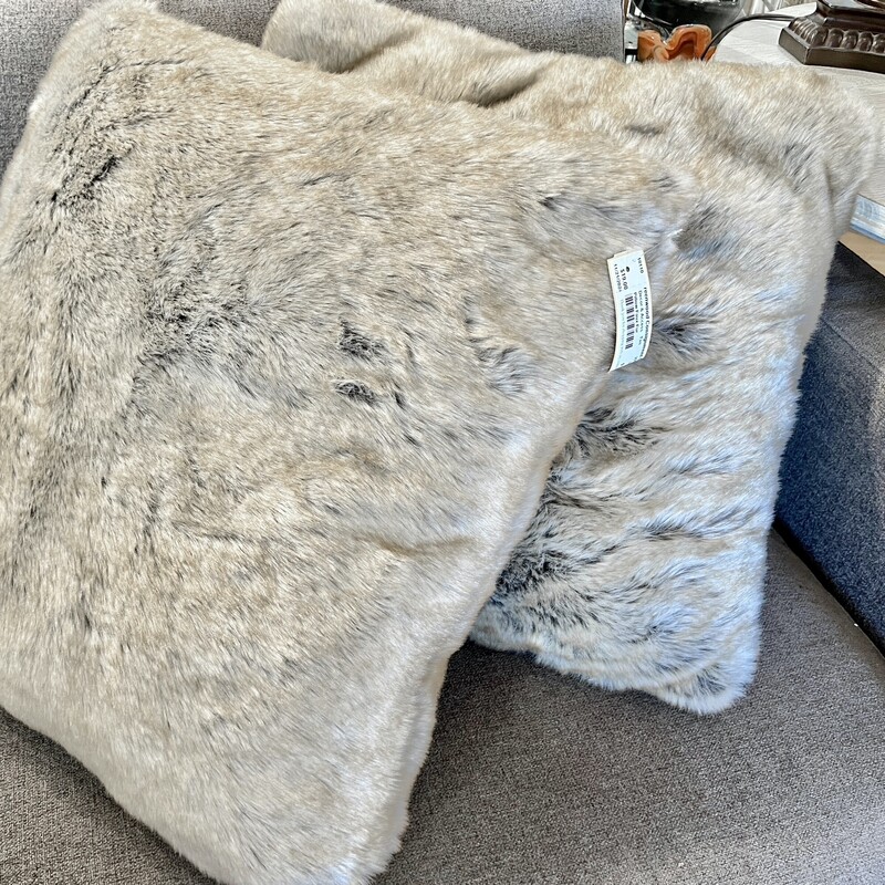 Pillow Faux Fur, Tan, Size: 20Sq
Two available