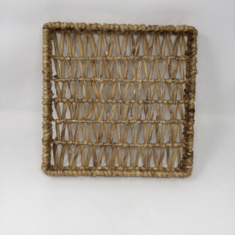 Woven Grass Tray,
Natural,
Size: 11 X 11 In