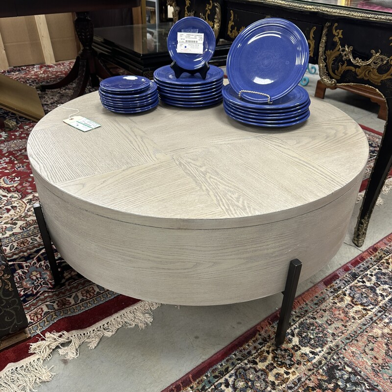 Round Hekman Coffee Table, Gray
Size: 38x18