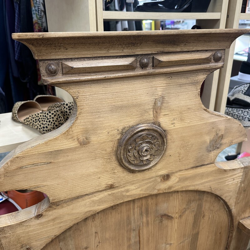 Rustic Storage Bench with Ornate Backrest, Wood/Pine
Size: 33x48