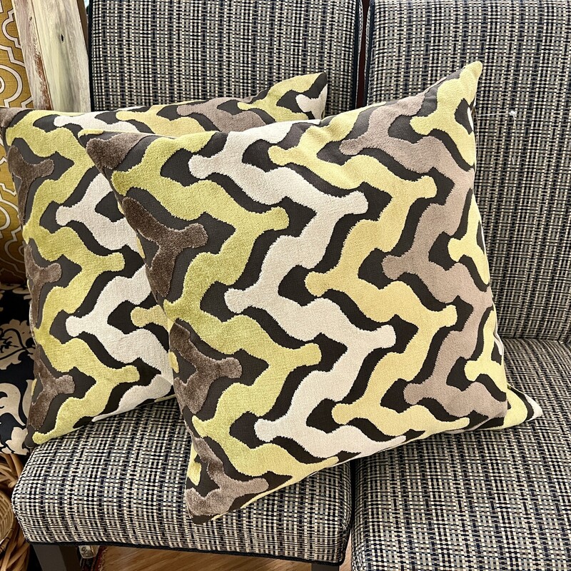 Pillow Down Geometric, Greens,
Size: 20x20
Two available