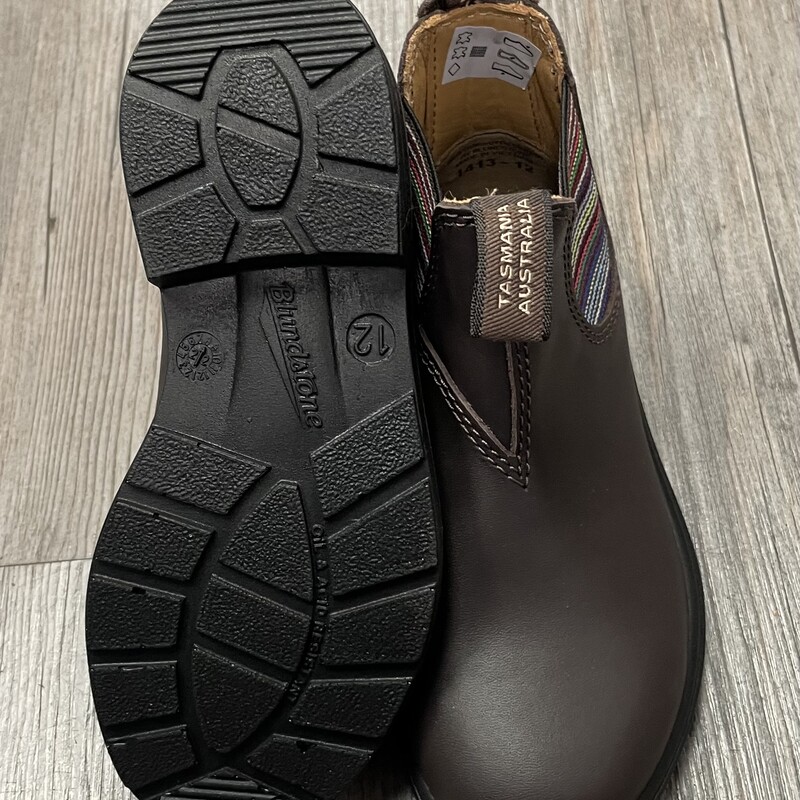 Blundstone Blunnies, Brown Stripe Elastic, Size: 13Y<br />
<br />
NEW IN THE BOX!