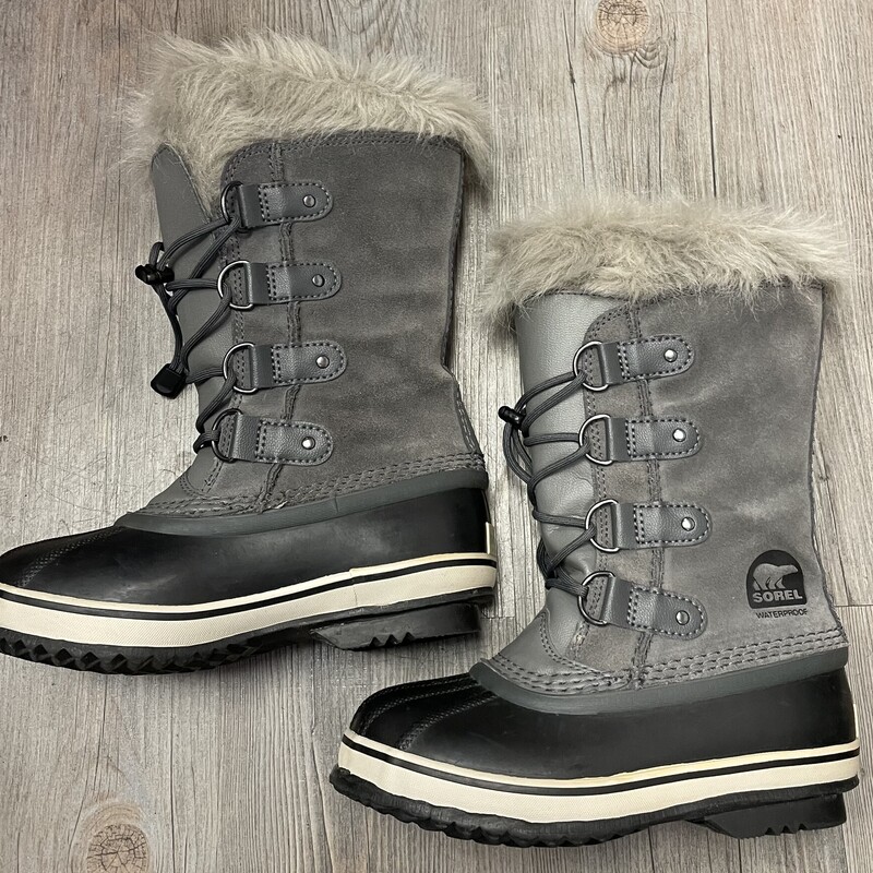 Sorel Suede Winter Boots, Grey, Size: 2Y<br />
Excellent Condition