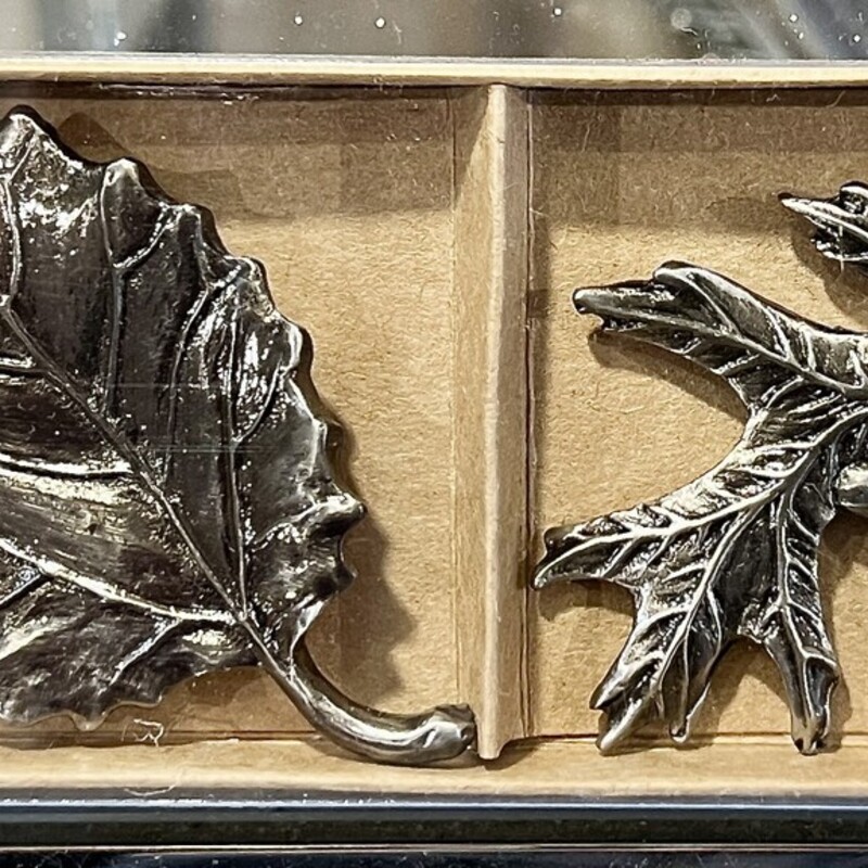 Pottery Barn Leaf Magnets - Boxed
Size: 4 Pcs