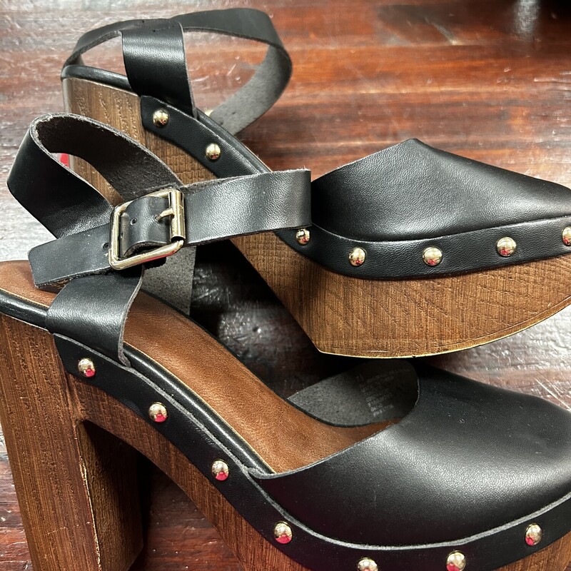 A7.5 Black Studded Heels