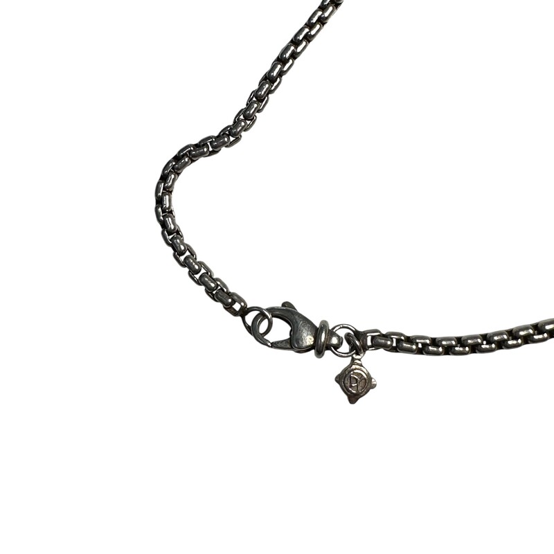 David Yurman Daimond  Pearl Drop Necklace

Sterling Silver

Diamond accent stone

Markings: .925 Designer Signature

Length: 17.50

Does not come with oriignal box or dust bag.