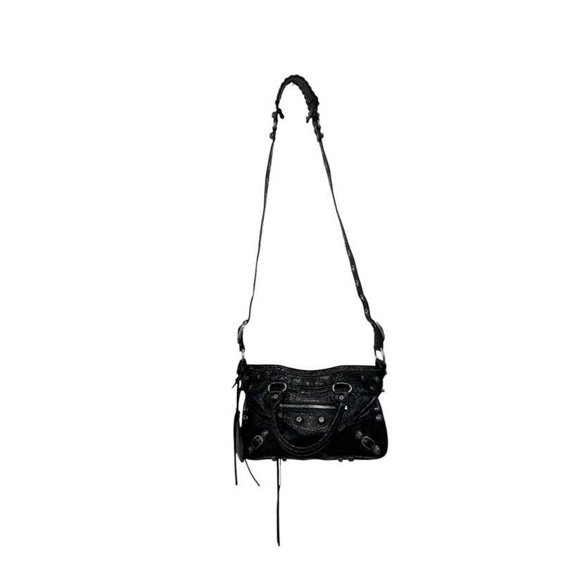 Balenciaga Le City Black Bag<br />
<br />
Arena Lambskin<br />
<br />
Style Code 751521.1000. O 528147<br />
<br />
Dimensions: 11in Lx 7in H<br />
<br />
Does come with original dust bag but no box<br />
<br />
In Very Good Condition: some satins/marks inside the bag.