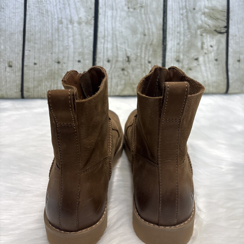 Ugg, Brown, Size: 10`