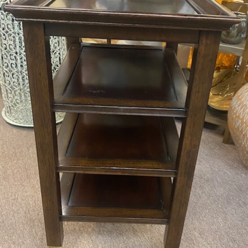 Universal Furniture 3 Shelf Table
Solid Brown Wood
Size: 20x15x27H
Mini Caster Wheels
Retail $625+