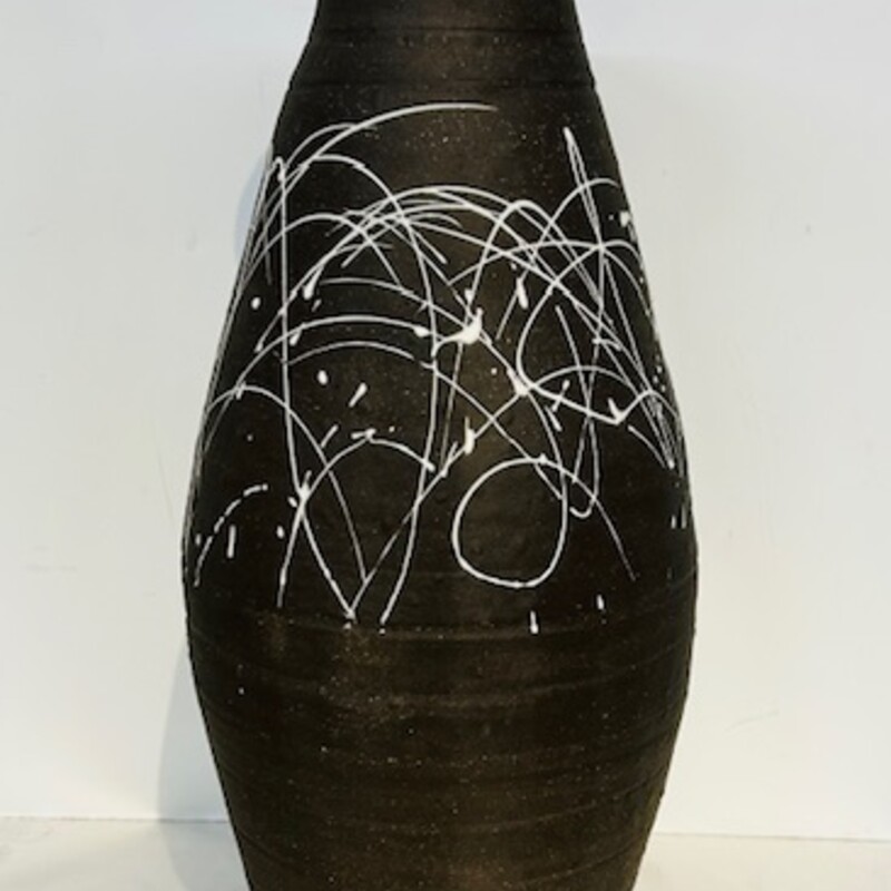 DG Thomas Art Vase
 Brown and White
 Size: 7x17H