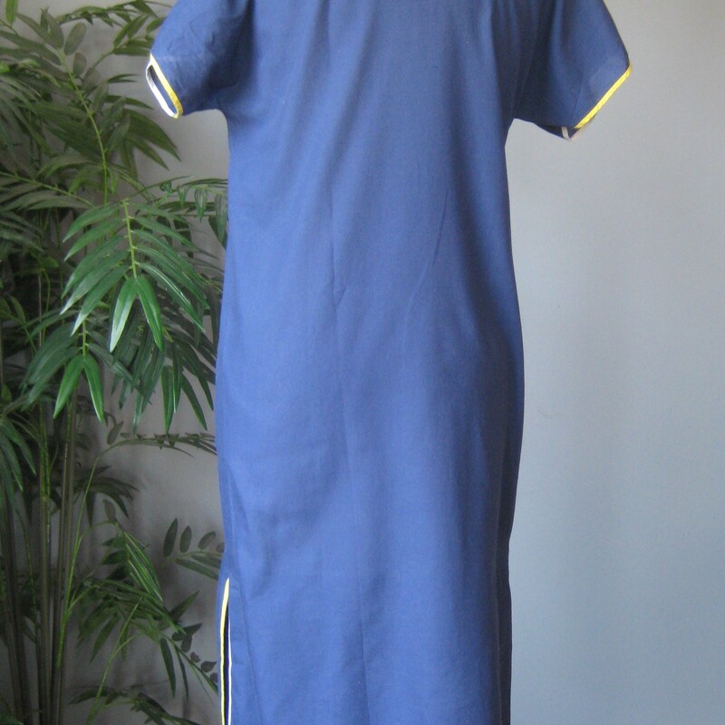 Super interesting night gown and robe set.<br />
Very lightweight blue cotton blend embroidered set made in Italy by<br />
Malizia.<br />
The robe has short sleeves each one embroidered with semaphore bearing sailors spelling out the word kiss.<br />
The nightgown has the sailors embroidered on the front and it has a keyhole like neckline outlined in yellow.<br />
Pretty and presentable, packs easily for travel when necessary.<br />
Excellent vintage condition.<br />
No size tag.<br />
the night gown measures 19.5 flat at the armpit, 20 across at the waist, 21.5 at the hip and it's 43.25 in length<br />
<br />
thanks for looking!<br />
#77674