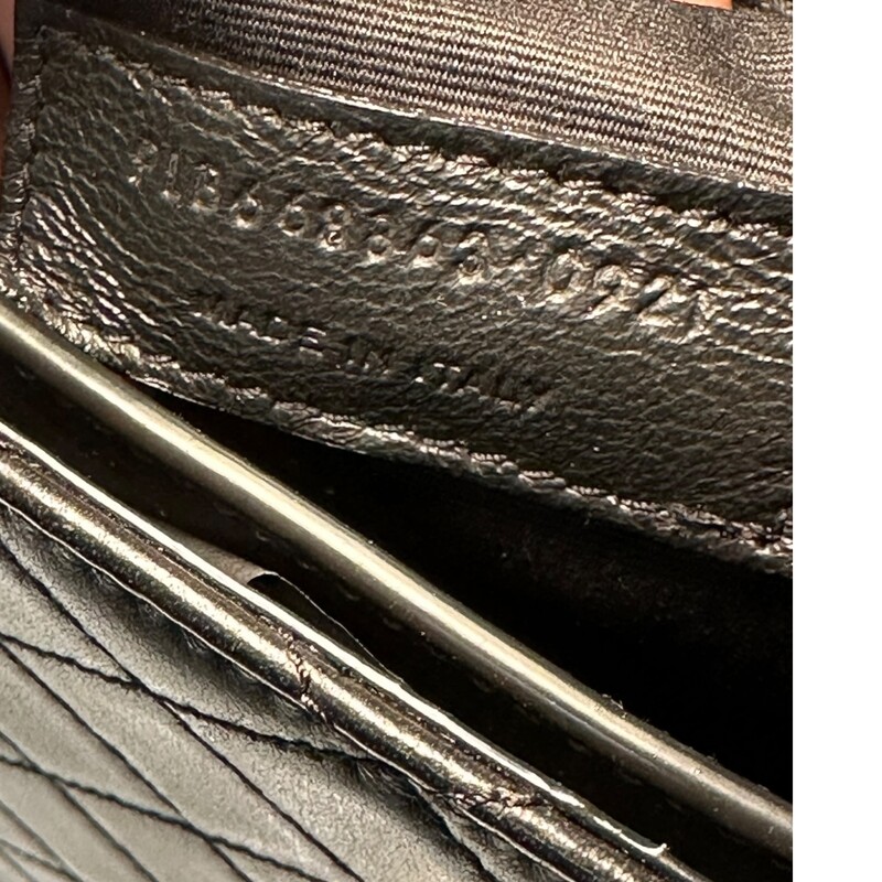 Saint Laurent Gaby Leather Bag<br />
Style code: PLB668863.0221<br />
Dimensions: 10Lx 8 H<br />
Some minor scratches in the interior<br />
Comes with original box and dust bag.<br />
In great condition.