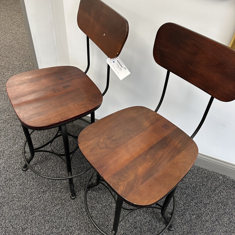 Pier 1 Swivel Stools, Metal. Sold as a PAIR.<br />
Size: Counter Height, 25in Seat