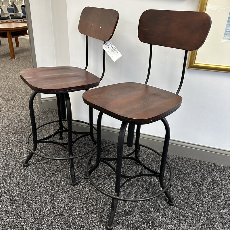 Pier 1 Swivel Stools, Metal. Sold as a PAIR.<br />
Size: Counter Height, 25in Seat