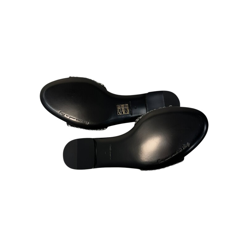 D&G Ciabatta Flats<br />
<br />
Size 38<br />
<br />
Style Code: CQ0574<br />
<br />
New in Box. Comes with box and dust bag.