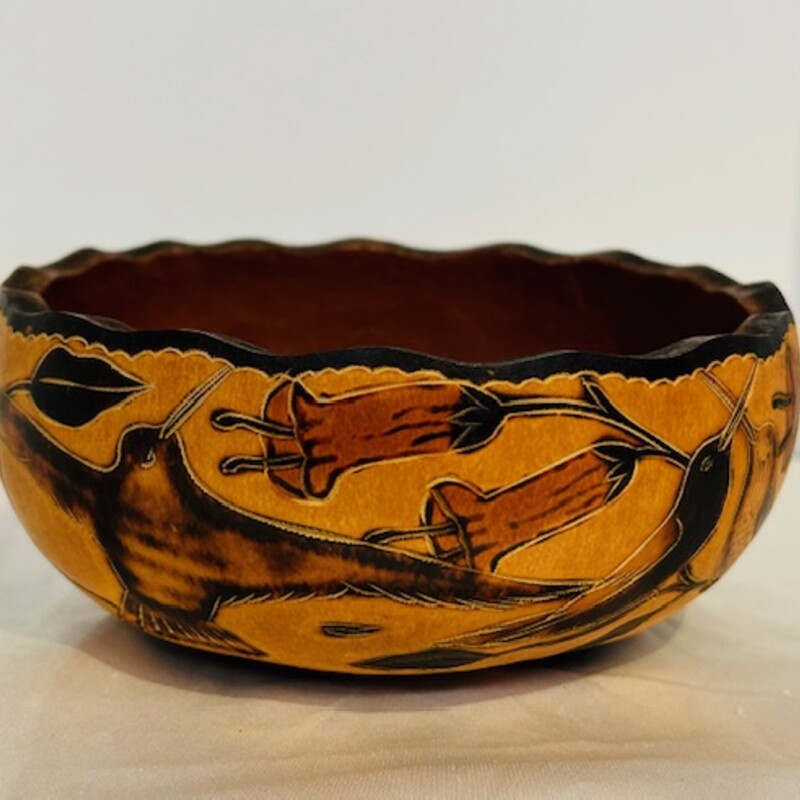 Lucuma Gourd Hummingbird & Flowers Bowl
Brown Tan Orange Size: 6.5 x 3H