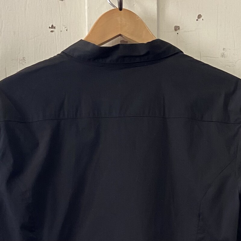 Blk Button Shirt<br />
Black<br />
Size: 1X R $59