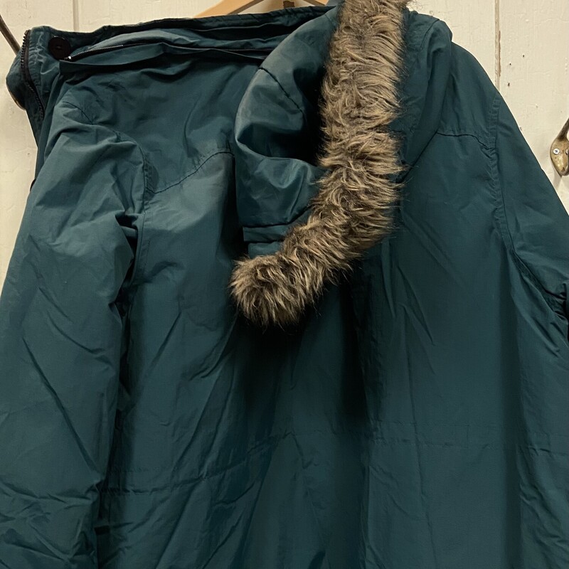 Grn Faux Fur Trim Coat<br />
Green<br />
Size: 3X R $30