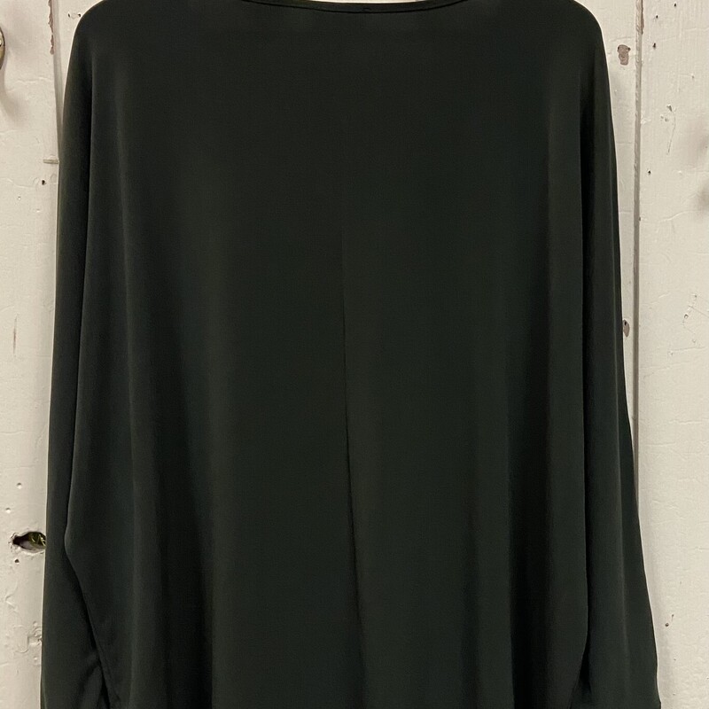 Grn Pearl Slit Slve Top<br />
Green<br />
Size: 3X