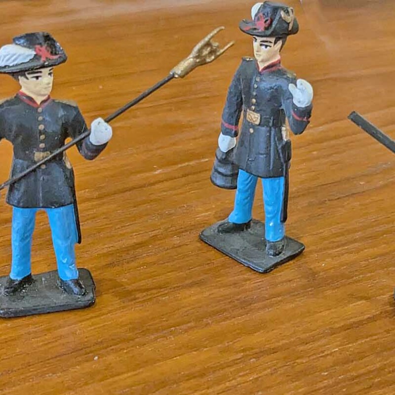 4 Union Lead Soldiers