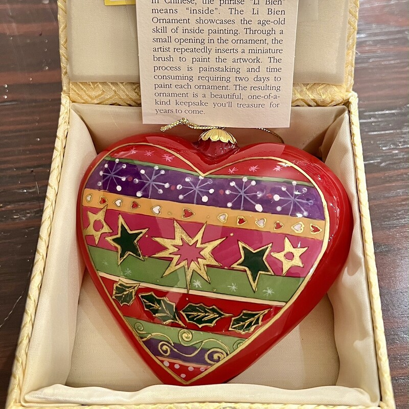 Boxed glass heart ornament