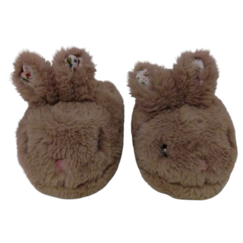 Slippers: Bunnies, Girl, Size: 5/6

Located at Pipsqueak Resale Boutique inside the Vancouver Mall, Suite 230, (upstairs between Round 1 and Golds Gym) or online at: #pipsqueakresale

All items are photographed prior to being steamed. Cross posted, items are located at #PipsqueakResaleBoutique, payments accepted: cash, paypal & credit cards. Any flaws will be described in the comments. More pictures available with link above. Local pick up available at the #VancouverMall, tax will be added (not included in price), shipping available (not included in price, *Clothing, shoes, books & DVDs for $6.99; please contact regarding shipment of toys or other larger items), item can be placed on hold with communication, message with any questions. Join Pipsqueak Resale - Online to see all the new items! Follow us on IG @pipsqueakresale & Thanks for looking! Due to the nature of consignment, any known flaws will be described; ALL SHIPPED SALES ARE FINAL. All items are currently located inside Pipsqueak Resale Boutique as a store front items purchased on location before items are prepared for shipment will be refunded.

#resalerocks #shopsmall #pipsqueakresale #shopvanmall #vancouverwa #portland #reusereducerecycle #fashiononabudget #chooseused #consignment #savemoney #shoplocal #weship  #shopvanmall #vancouvermall #vancouver #vancouverwashington #keepusopen #shoplocalonline #resale #resaleboutique #mommyandme #minime #fashion #reseller #usedclothing #usedtoys #secondhand #consign #store #clothes #womensclothes #kidsclothes #shopvancouvermall